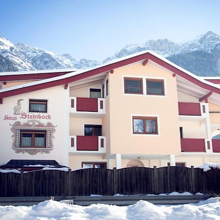 Haus Steinbock Acomodação com café da manhã Neustift im Stubaital Exterior foto