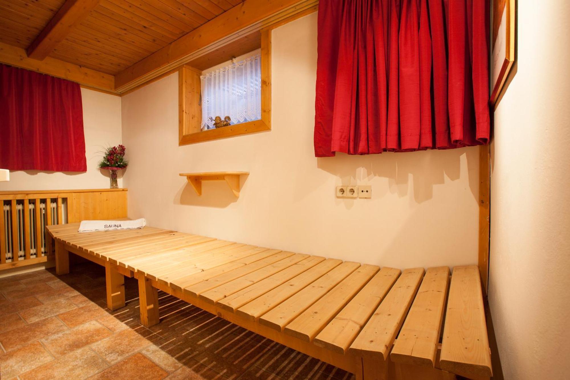 Haus Steinbock Acomodação com café da manhã Neustift im Stubaital Exterior foto