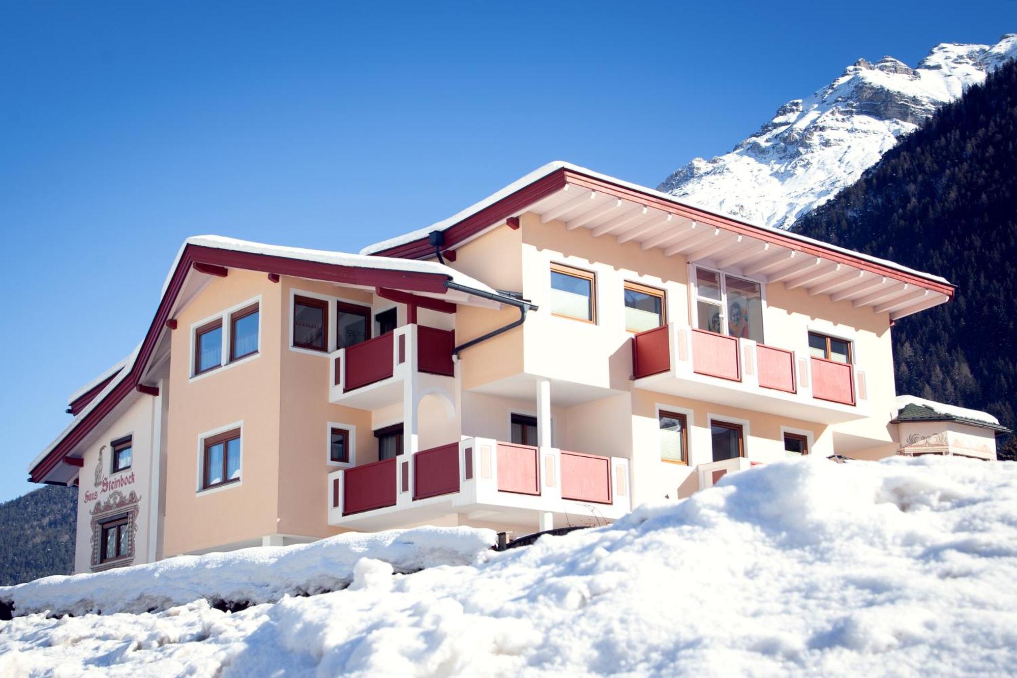 Haus Steinbock Acomodação com café da manhã Neustift im Stubaital Exterior foto