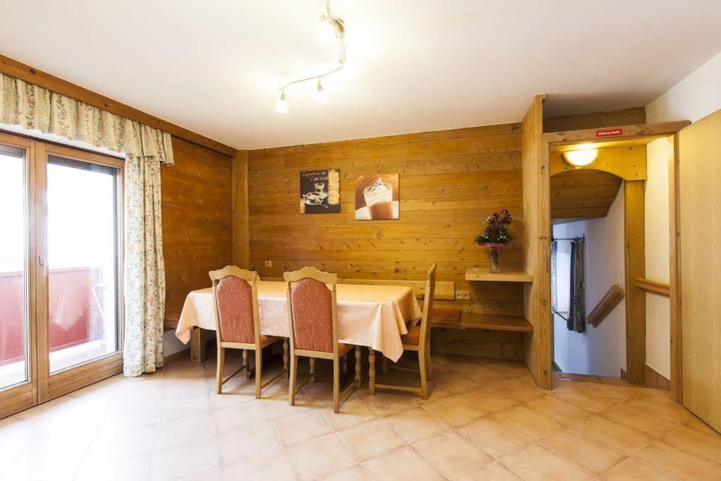 Haus Steinbock Acomodação com café da manhã Neustift im Stubaital Exterior foto